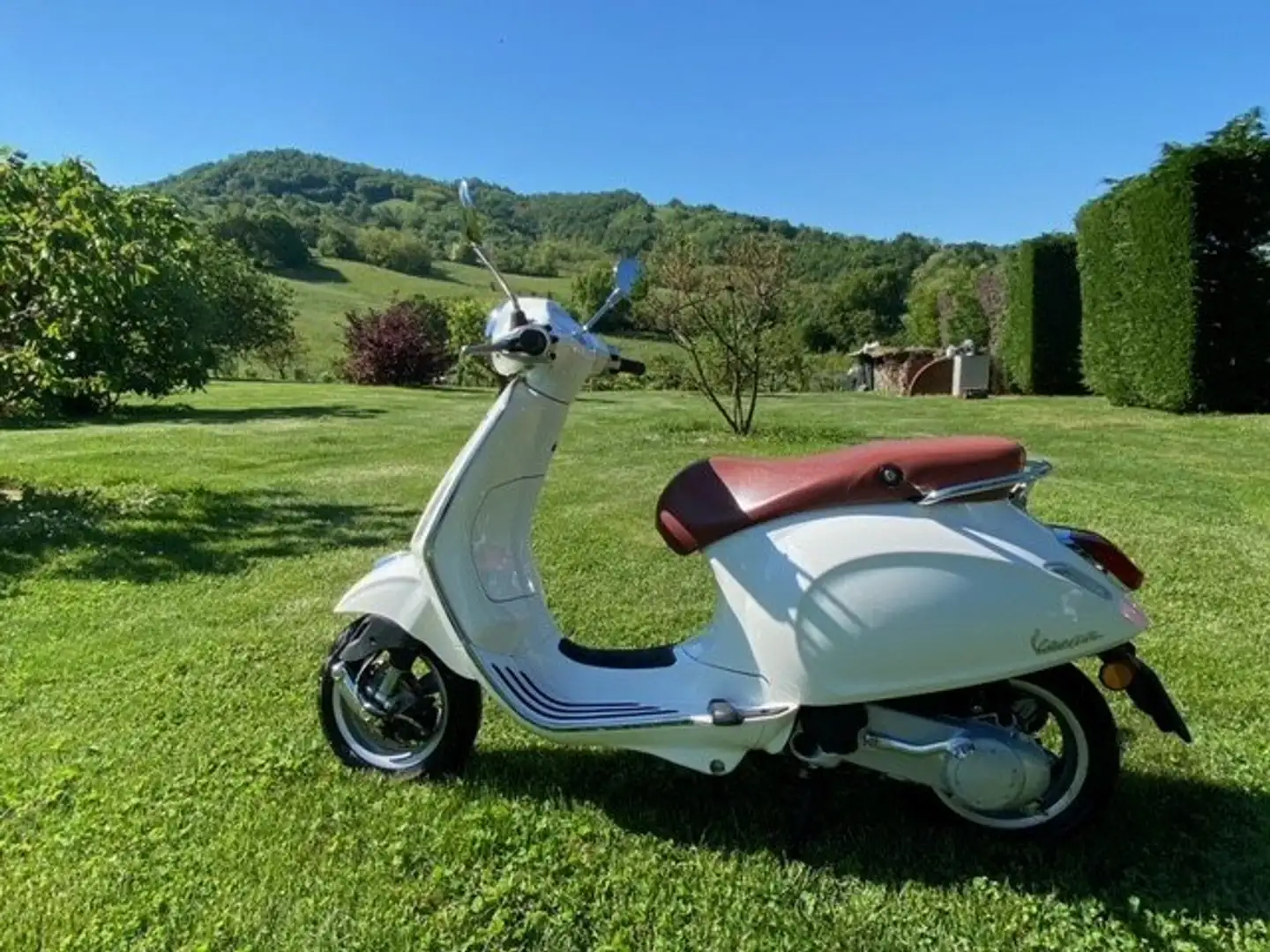 Piaggio Primavera Bej - 2