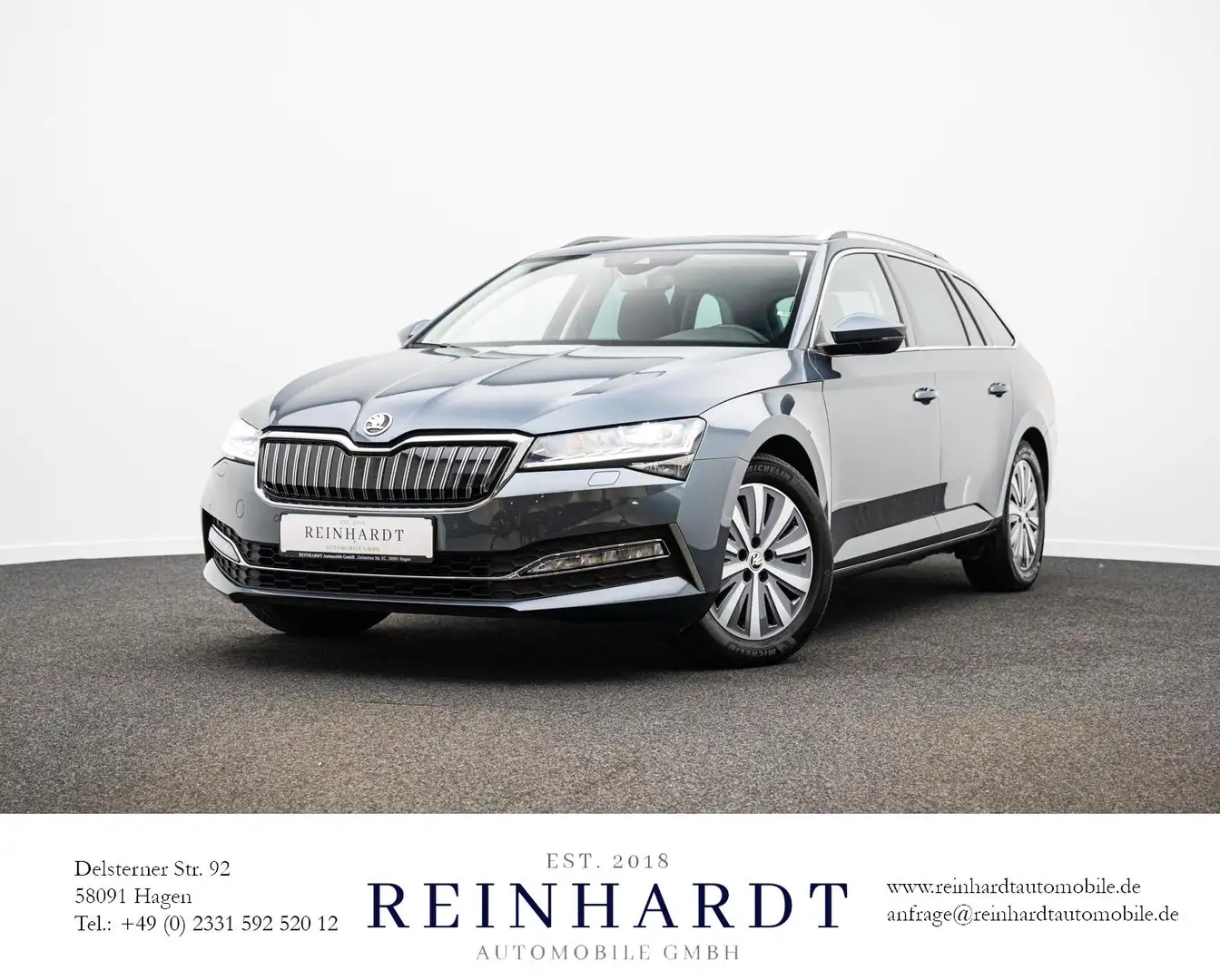 Skoda Superb COMBI iV STYLE MATRIX/PANO/VC/DAB+/StHz. Gris - 1
