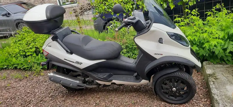 Piaggio MP3 400