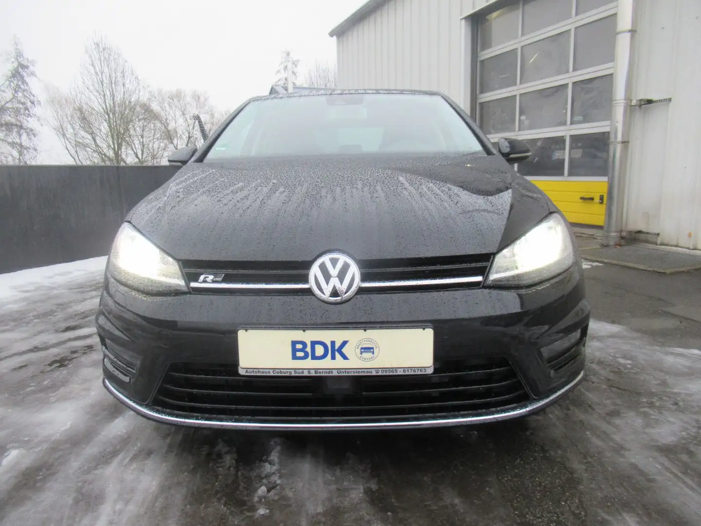 Volkswagen Golf VII Highline R-LINE XENON LED NAVI SHZG ALU Schwarz - 2