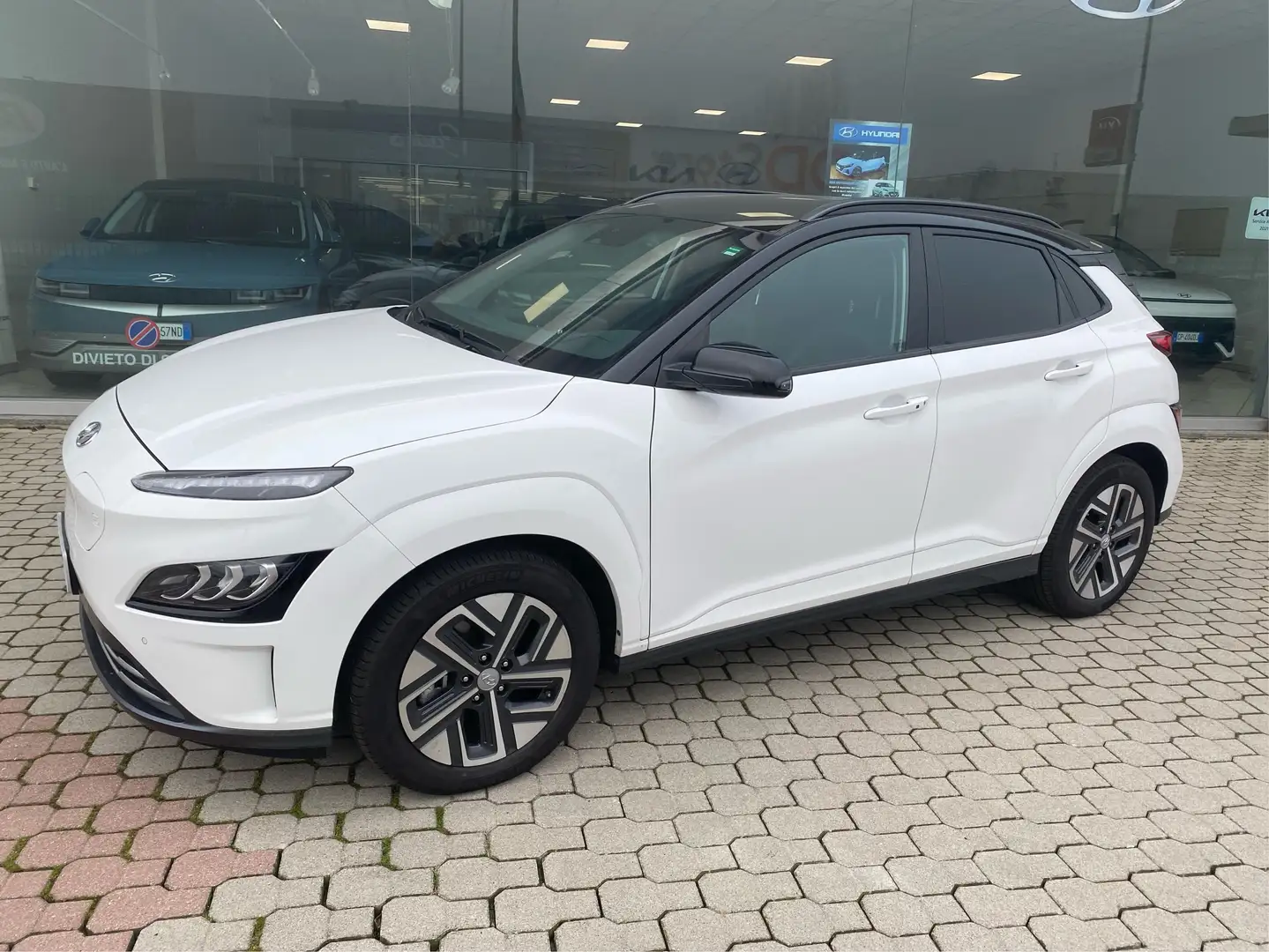 Hyundai KONA Kona Electric I 2021 64 kWh EV Xclass Bianco - 1
