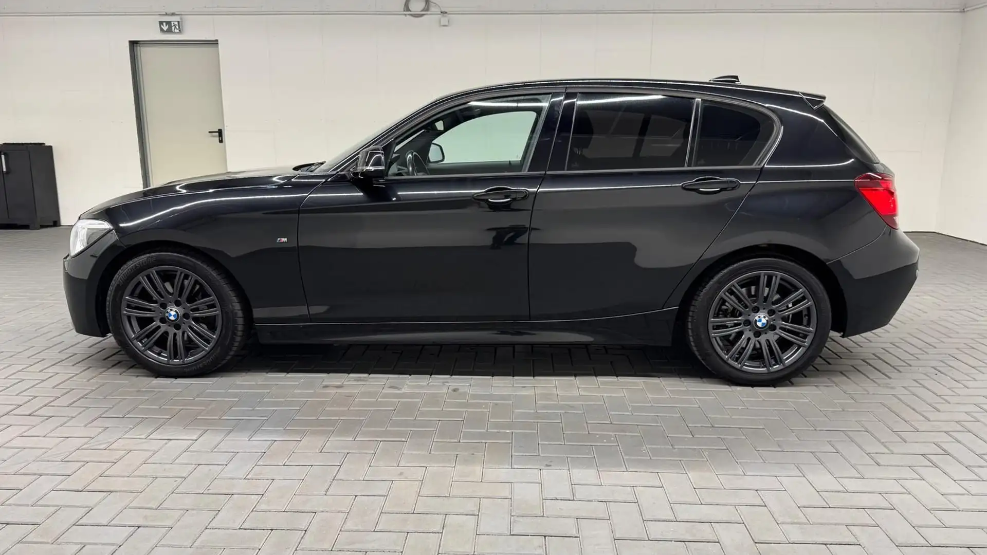 BMW 116 i M-Sport Bi-Xenon/PDC/Tempomat/17 LM Schwarz - 2