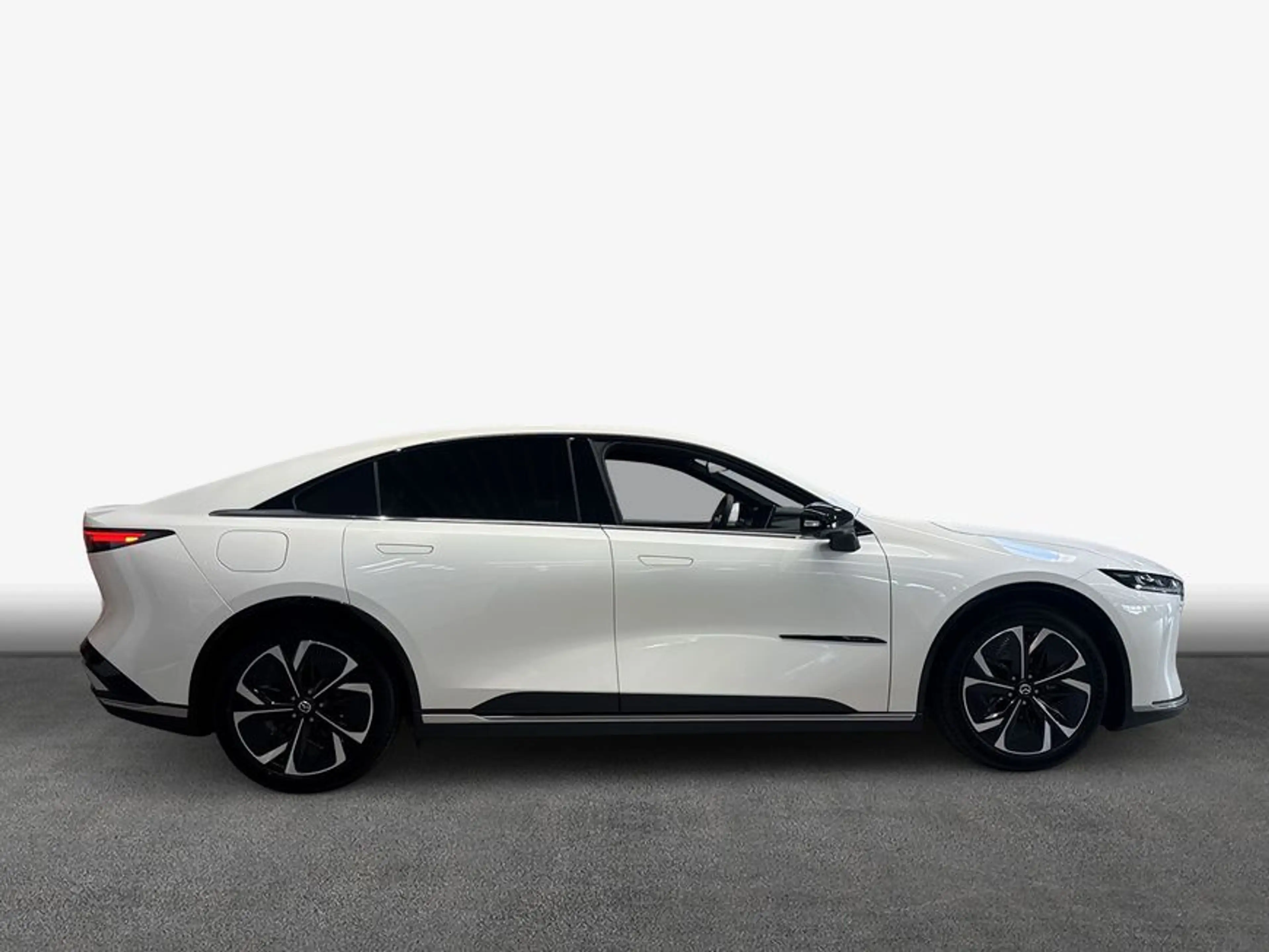 Mazda 6e EV Takumi Plus — photo 5