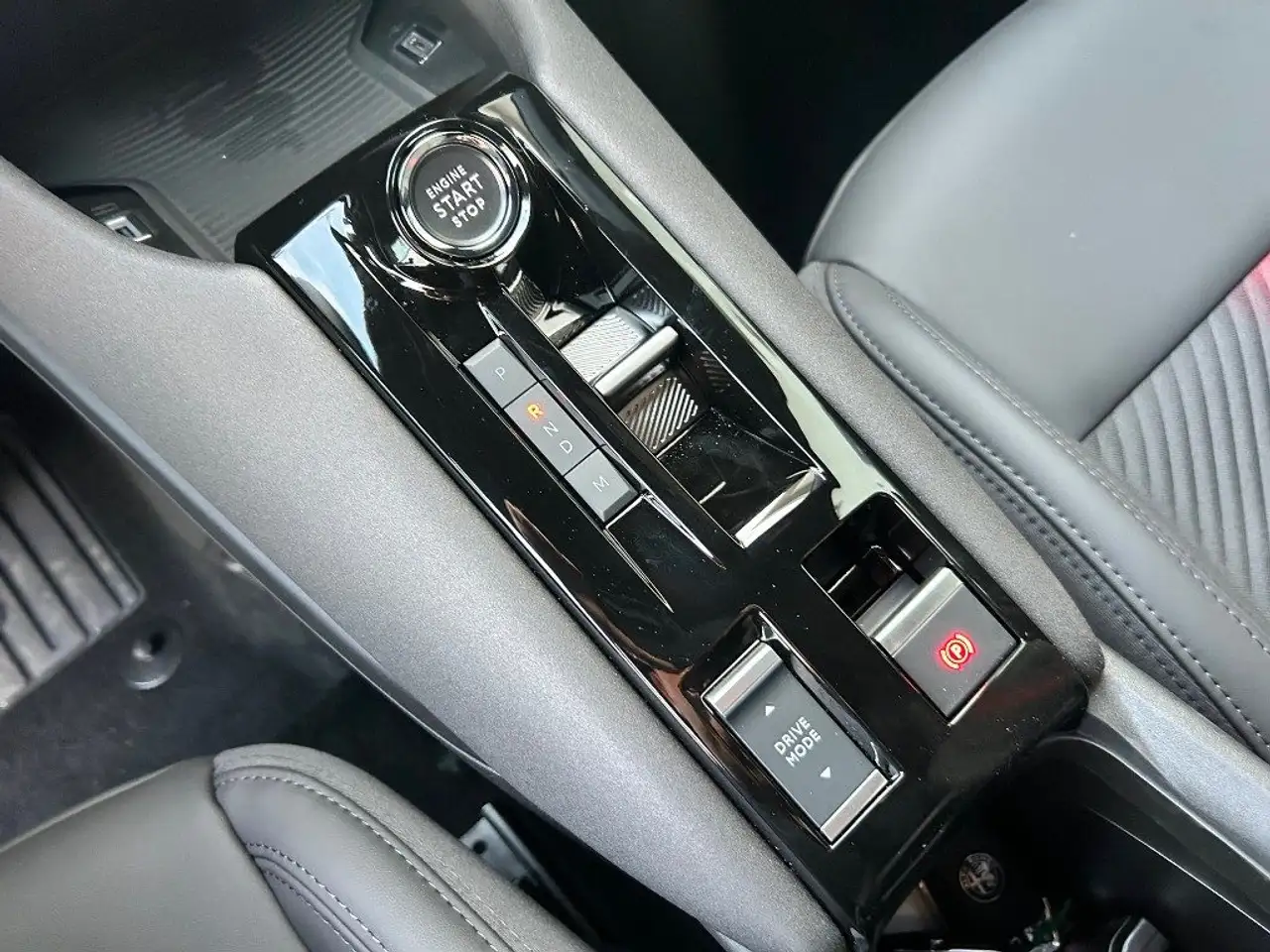 Alfa Romeo Junior 2025 — фото 12
