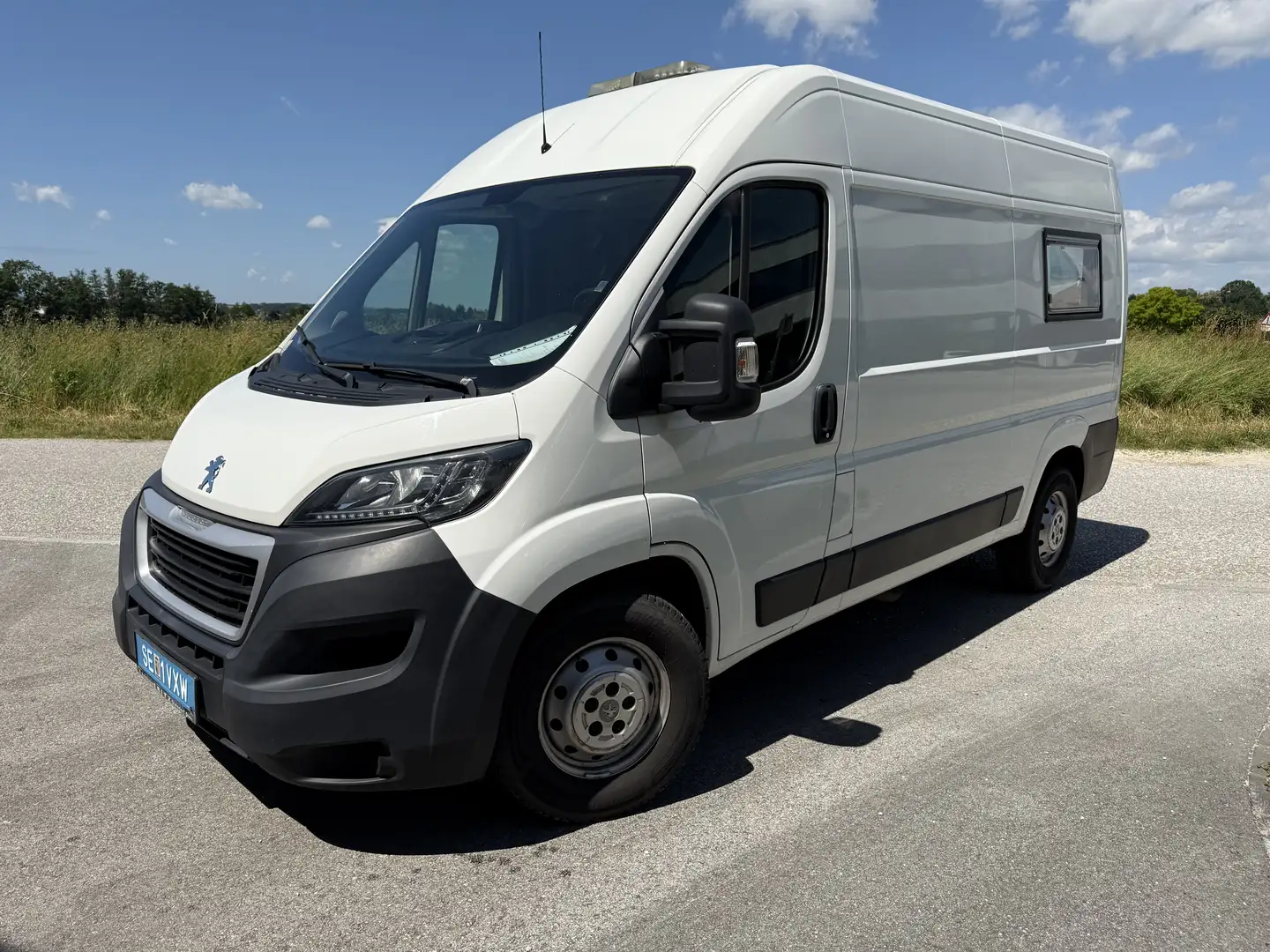 Peugeot Boxer Bus 3300 L2H2 2,0 S&S BlueHDi Bianco - 1