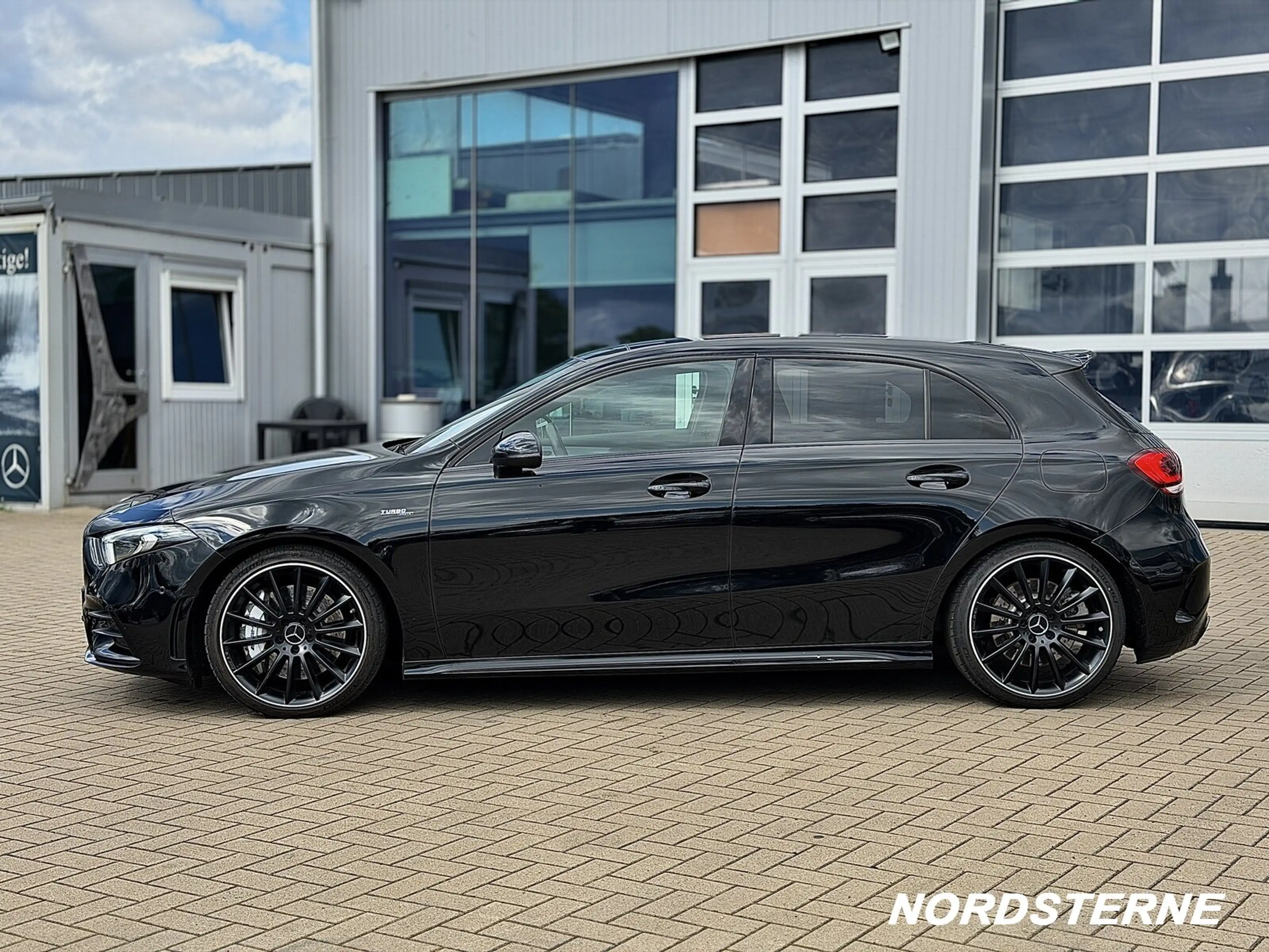 Mercedes-Benz A 35 AMG A 35 AMG 4Matic PANO+SHD+KAMERA+AMBIENTE — photo 3