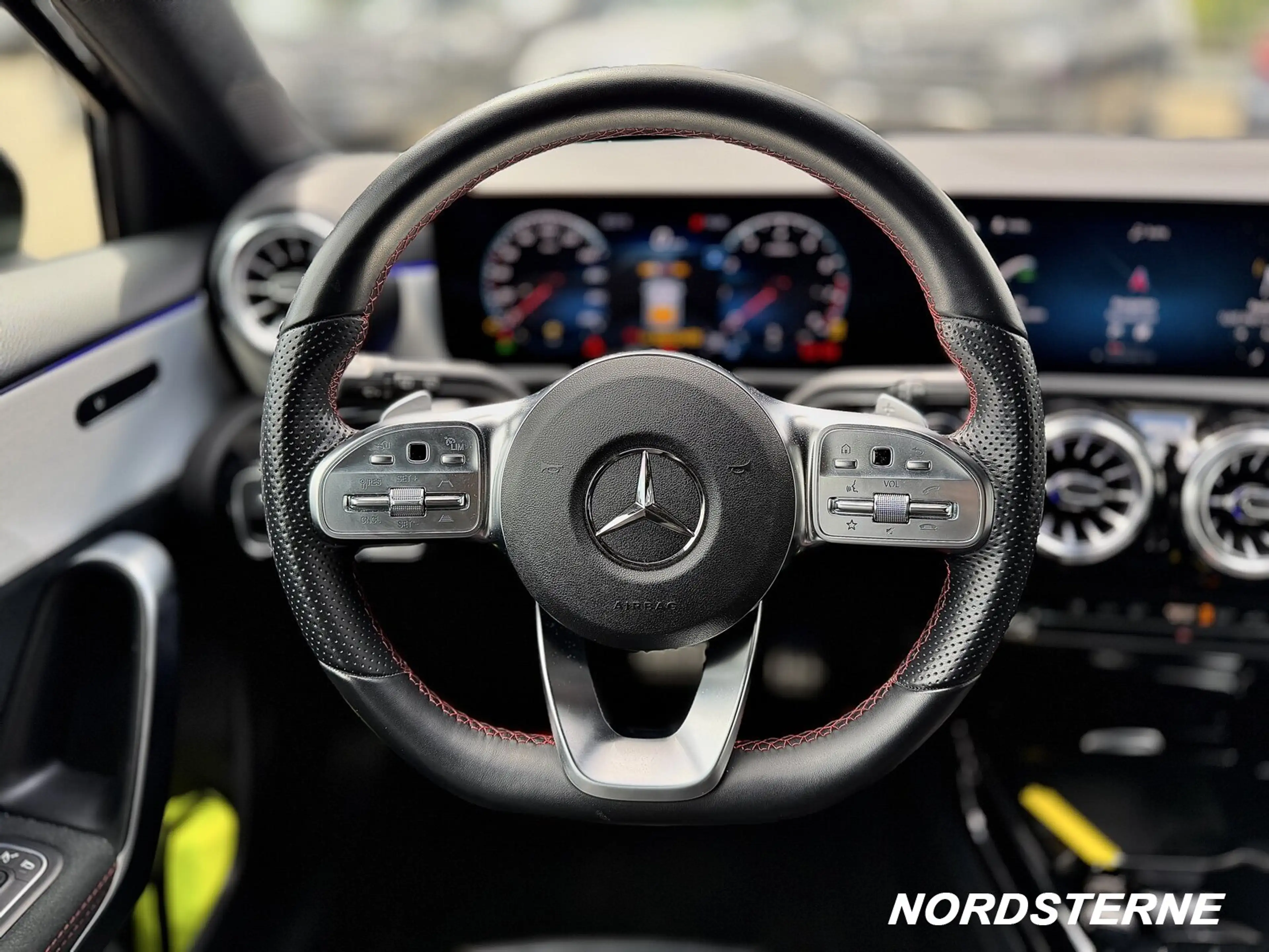 Mercedes-Benz A 35 AMG A 35 AMG 4Matic PANO+SHD+KAMERA+AMBIENTE — photo 17