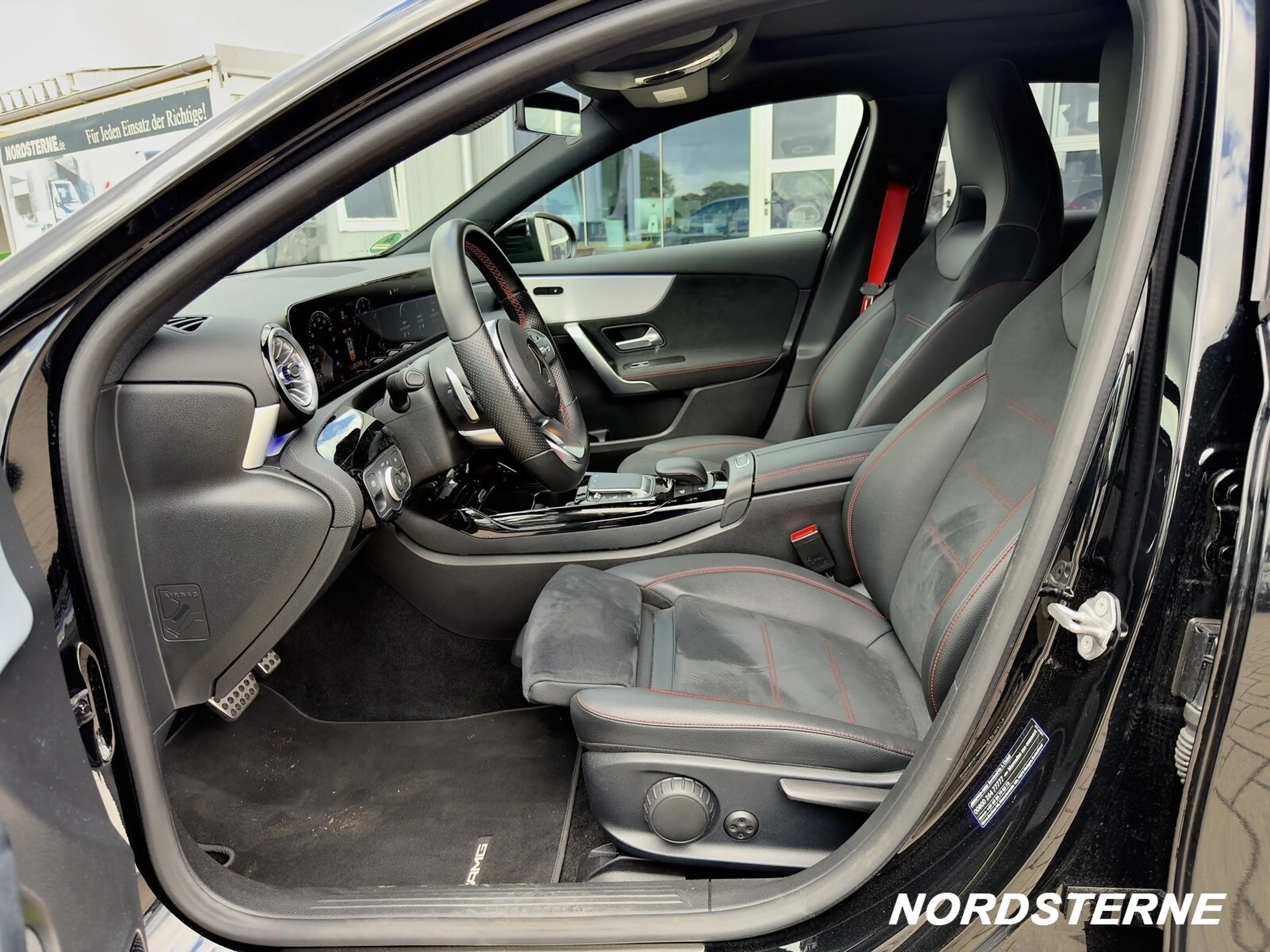 Mercedes-Benz A 35 AMG A 35 AMG 4Matic PANO+SHD+KAMERA+AMBIENTE — photo 18