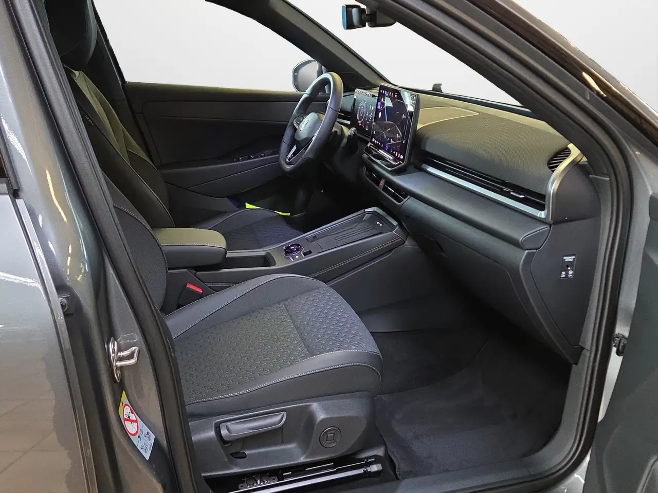 Volkswagen T-Roc 1.5 eTSI DSG R-Line, миниатюра 13