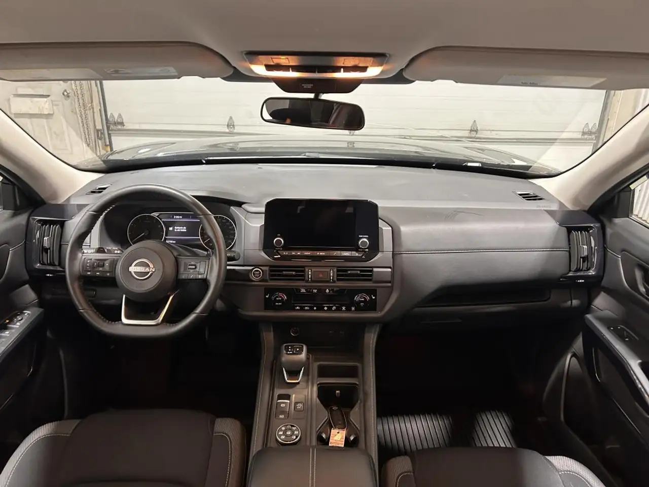 Nissan Pathfinder снимка Nissan Pathfinder