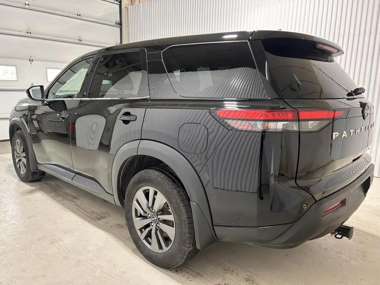 Nissan Pathfinder снимка Nissan Pathfinder