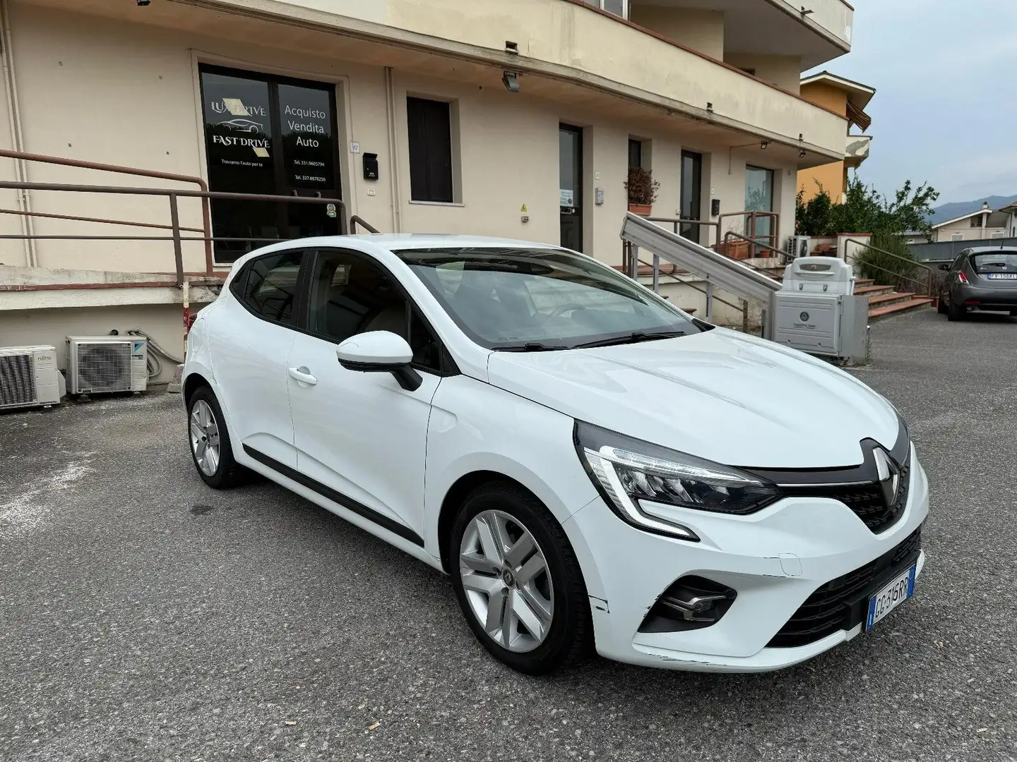 Renault Clio Clio V 2019 1.0 tce Business 90cv my21 Bianco - 1