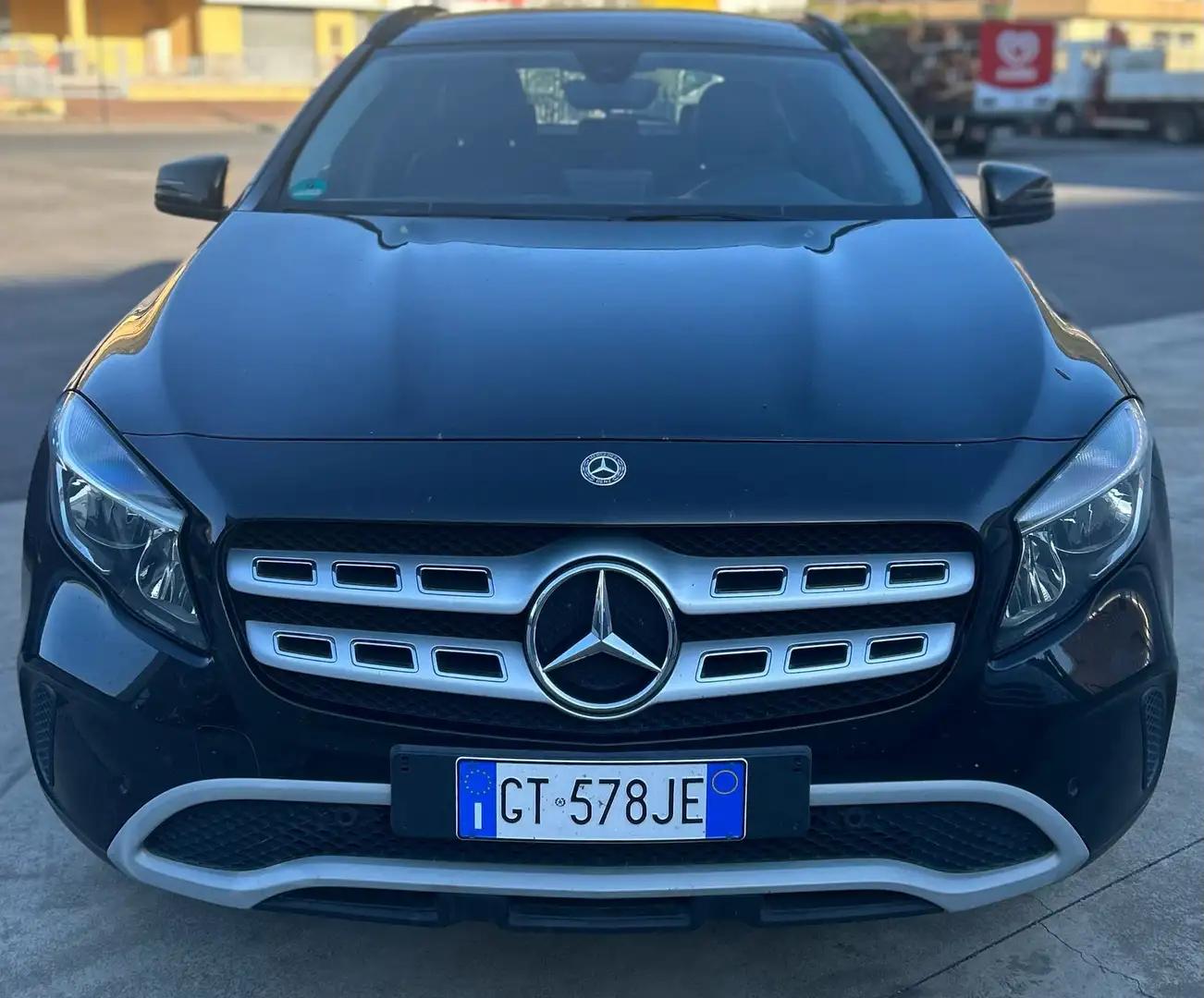 Mercedes-Benz GLA 200 d Premium Nero - 2