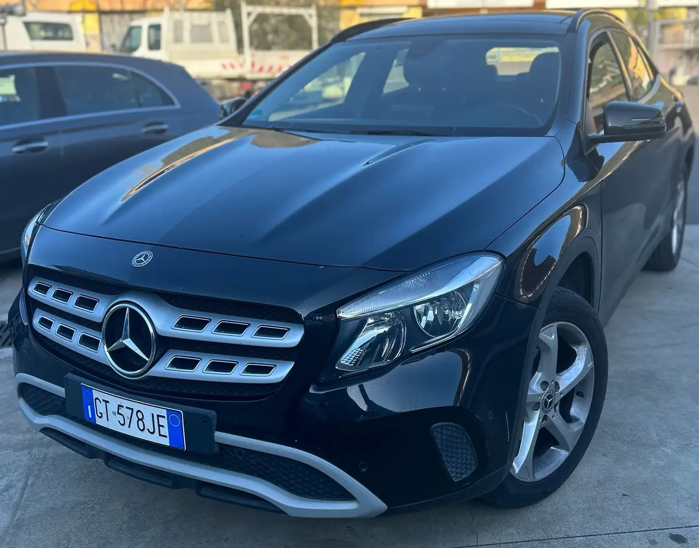 Mercedes-Benz GLA 200 d Premium Nero - 1