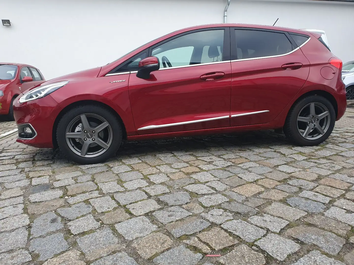Ford Fiesta Vignale Autom. Leder LED M & S Räder Alu Rouge - 2