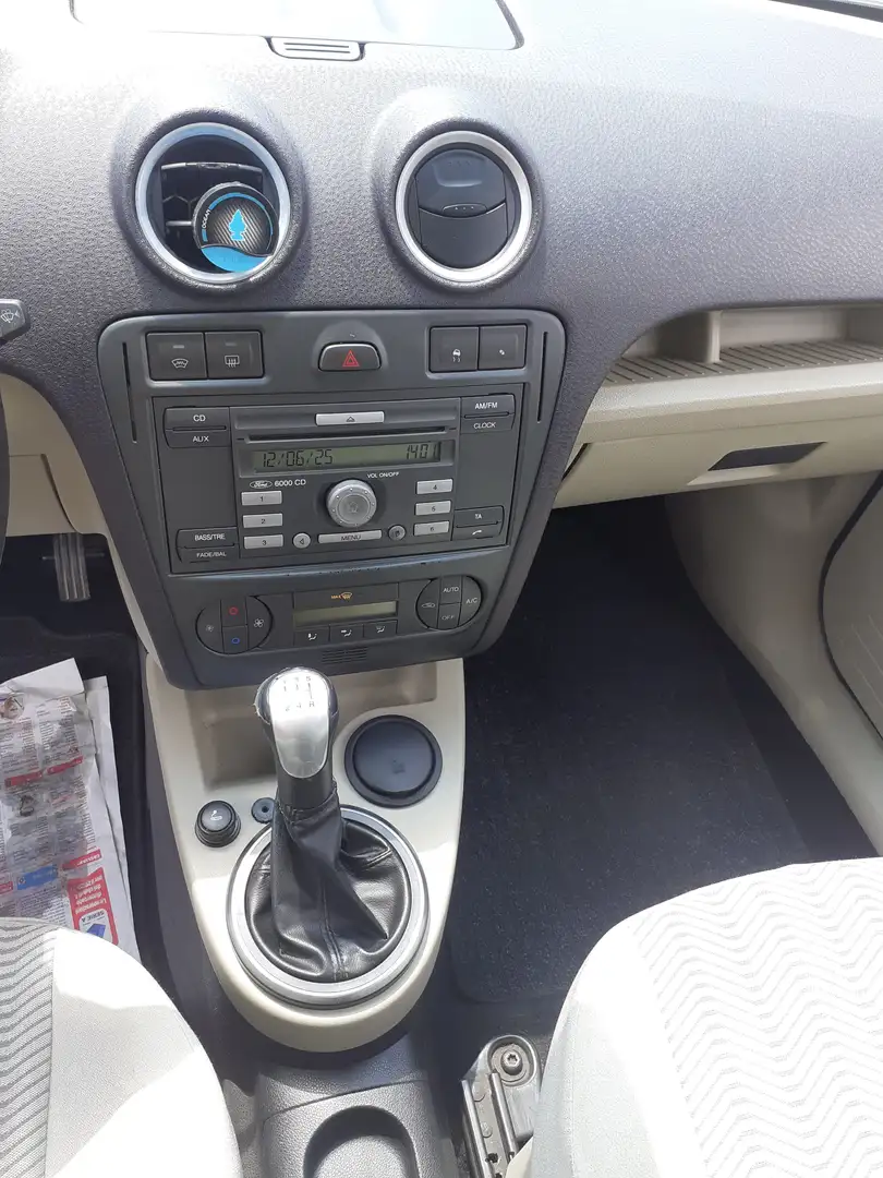 Ford Fusion 1.4 tdci titanium Grey - 2