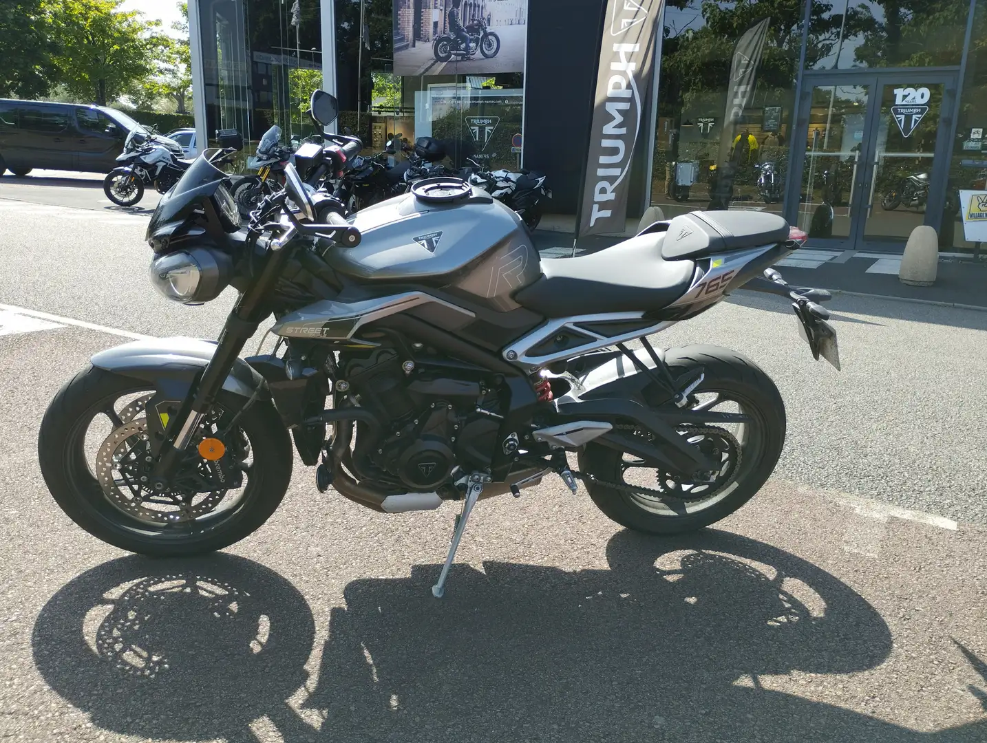 Triumph Street Triple 765 Gris - 2