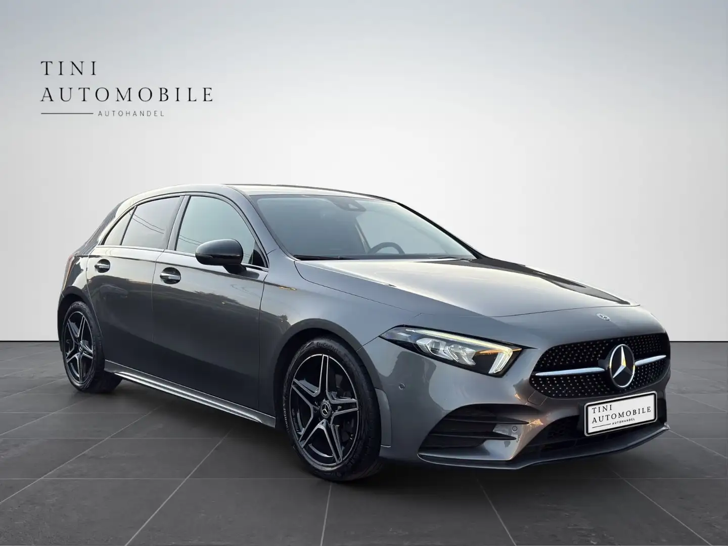 Mercedes-Benz A 180 A-Klasse 180d *Amg*Widescreen*Ambiente*Burmester Grau - 2