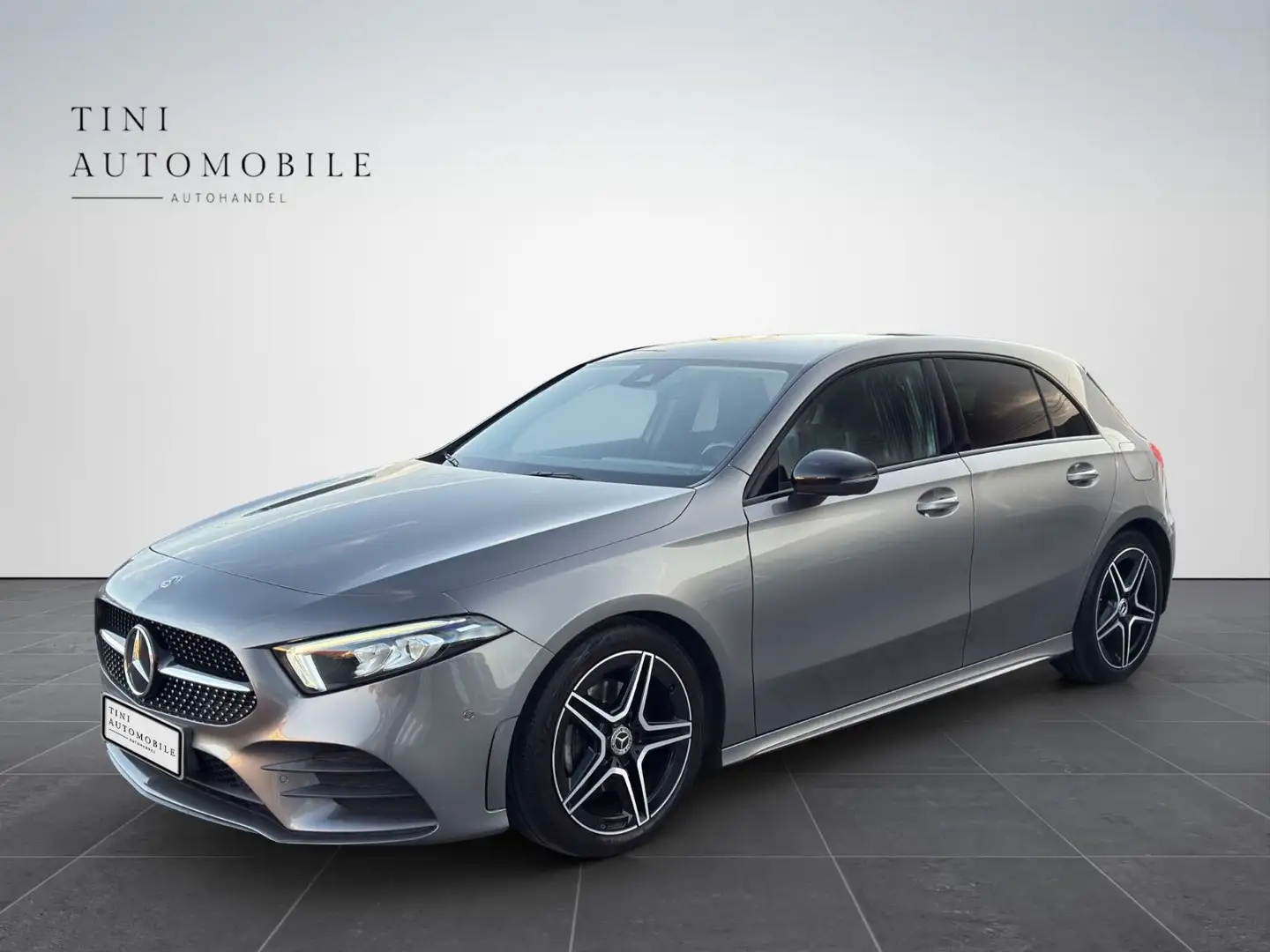 Mercedes-Benz A 180 A-Klasse 180d *Amg*Widescreen*Ambiente*Burmester Grau - 1