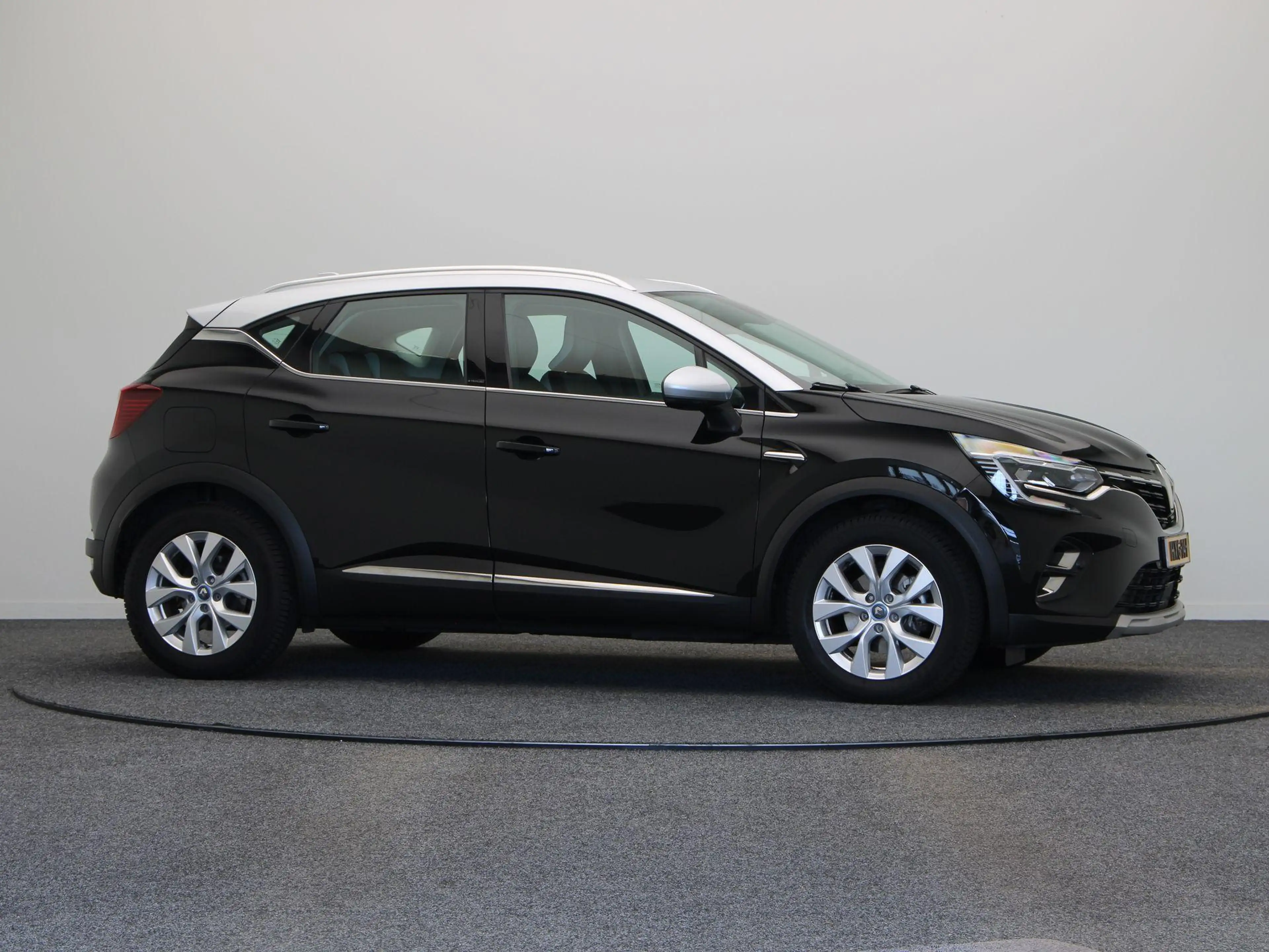 Renault Captur 1.6 E-Tech Plug-in Hybrid 160 Business | Climate C — photo 11