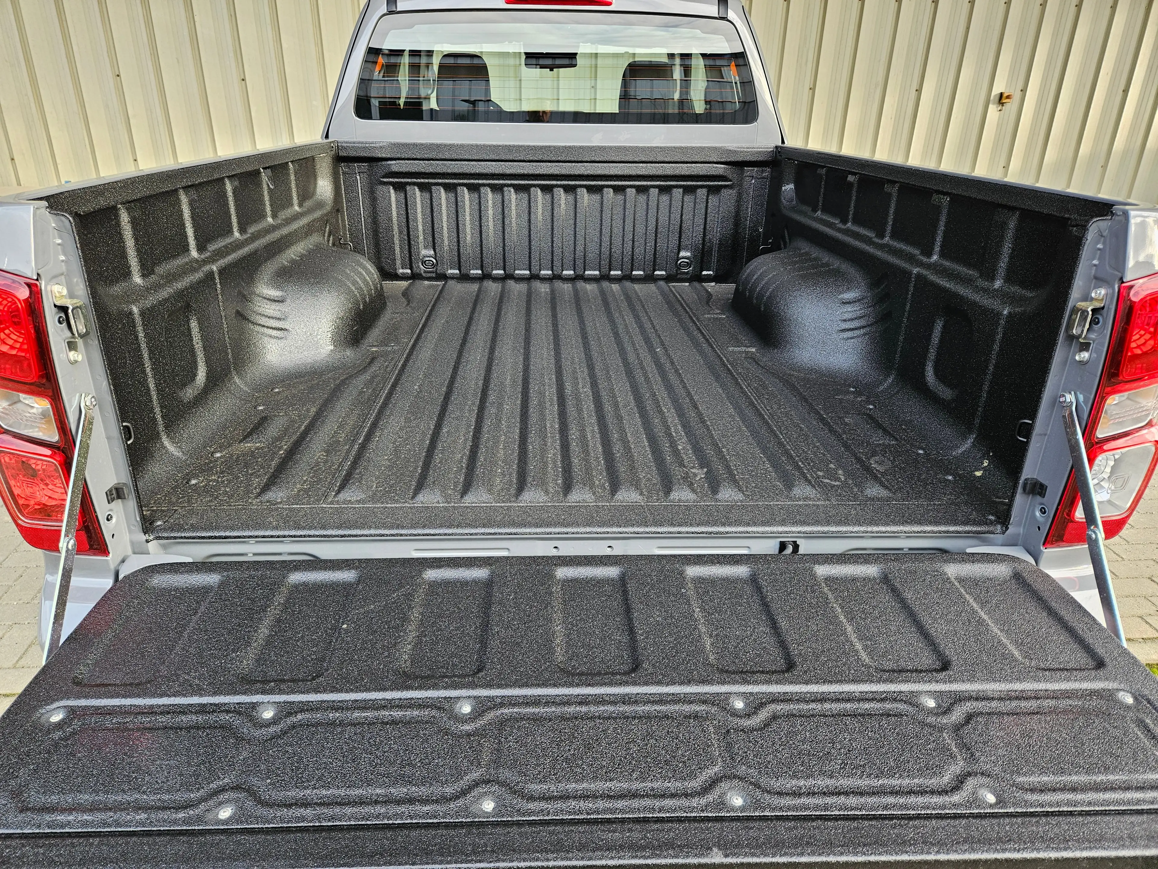 Isuzu D-Max D-Max Space Cab 4WD Autm. LS — photo 11