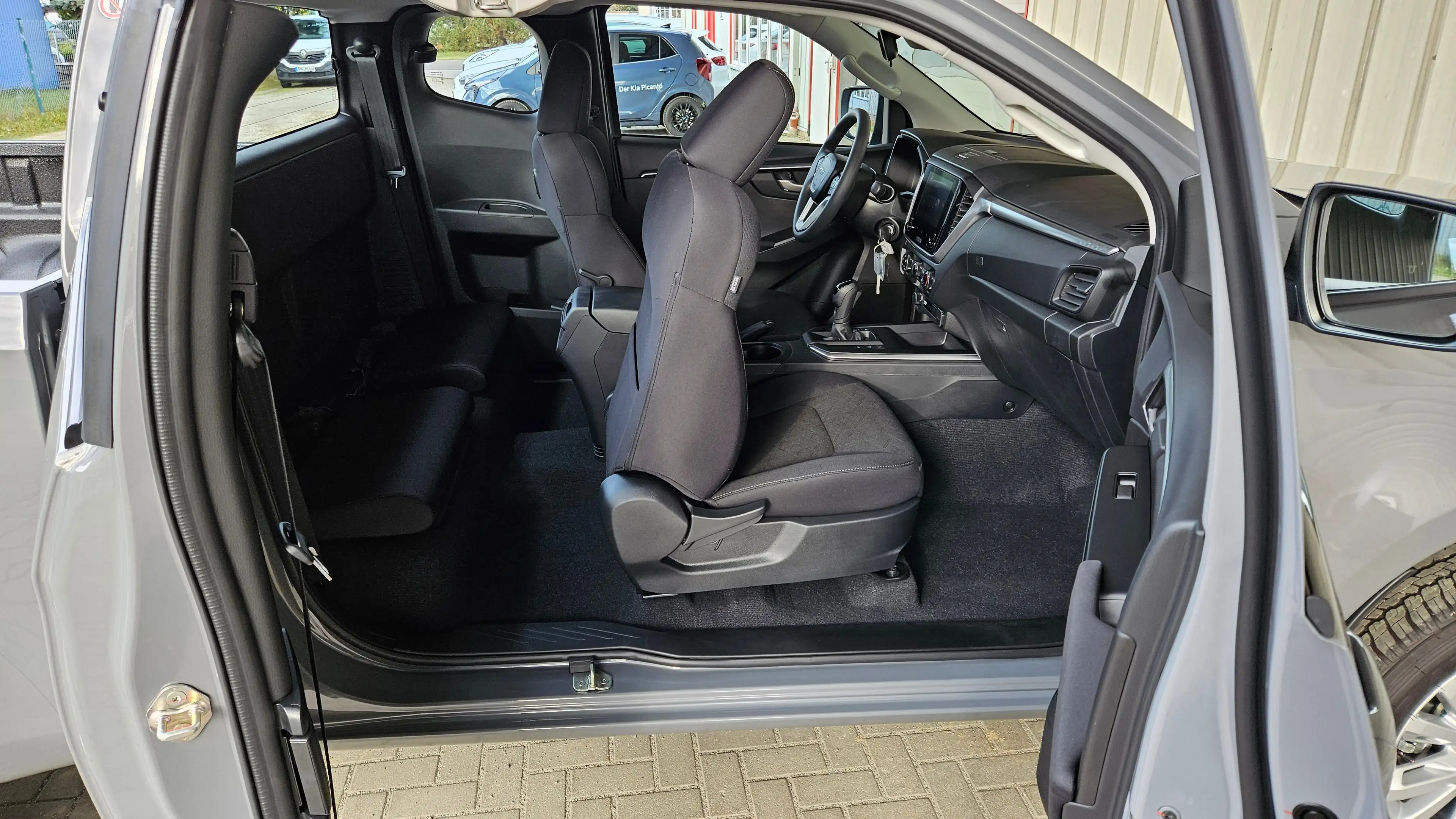 Isuzu D-Max D-Max Space Cab 4WD Autm. LS — photo 4