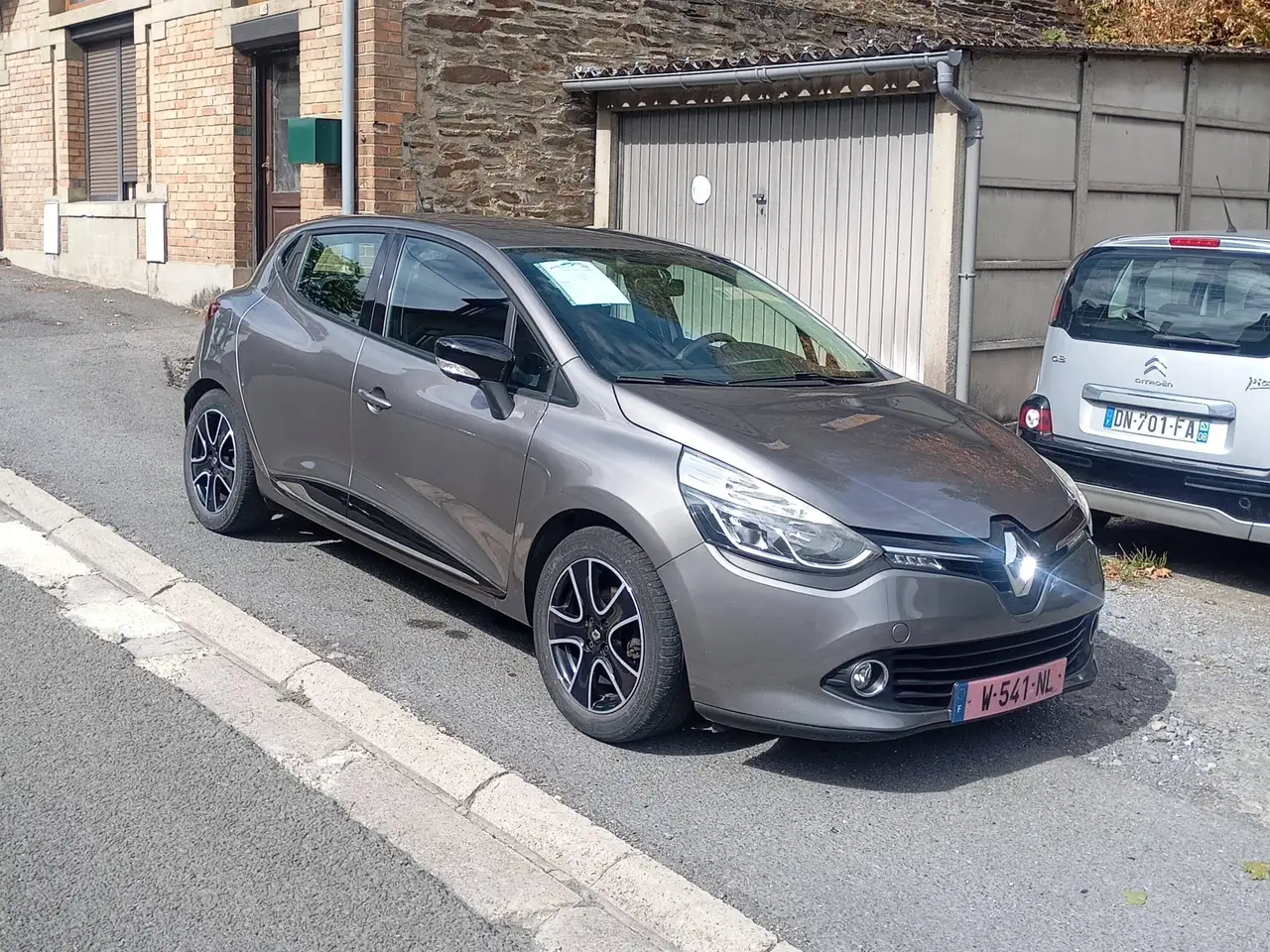 Renault Clio Citadine 3 portes — photo 2