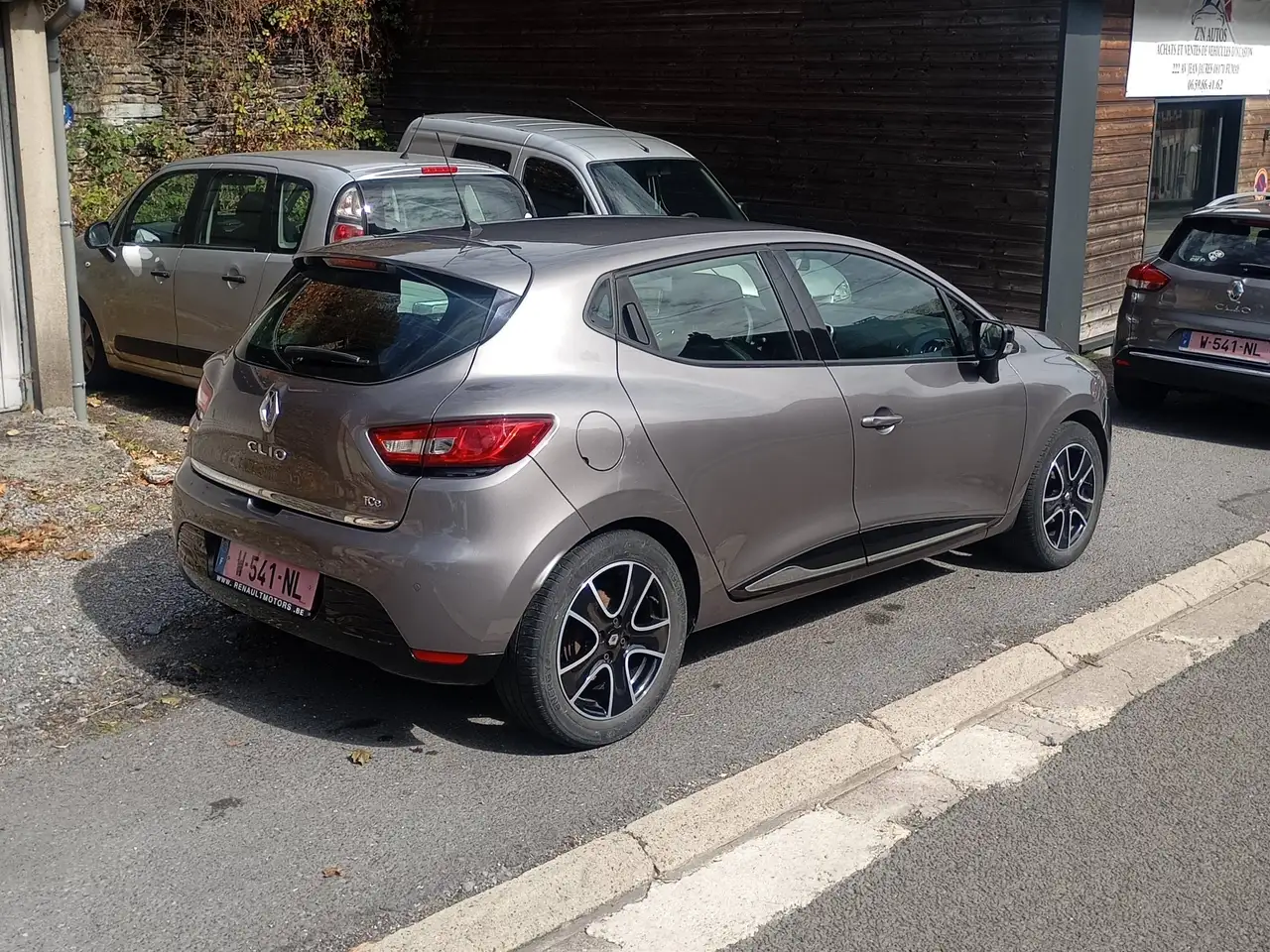 Renault Clio Citadine 3 portes — photo 3