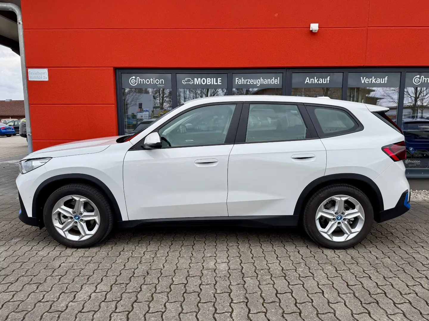 BMW iX1 30 xDrive*Kamera*DAB*Head-up*Komfort*DAB* Blanc - 2