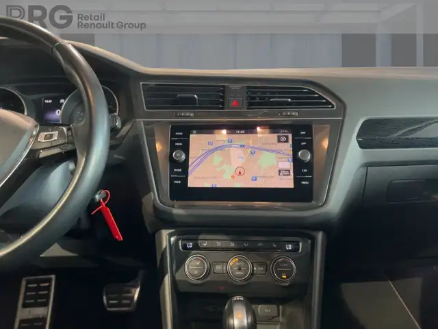 Volkswagen Tiguan view 12