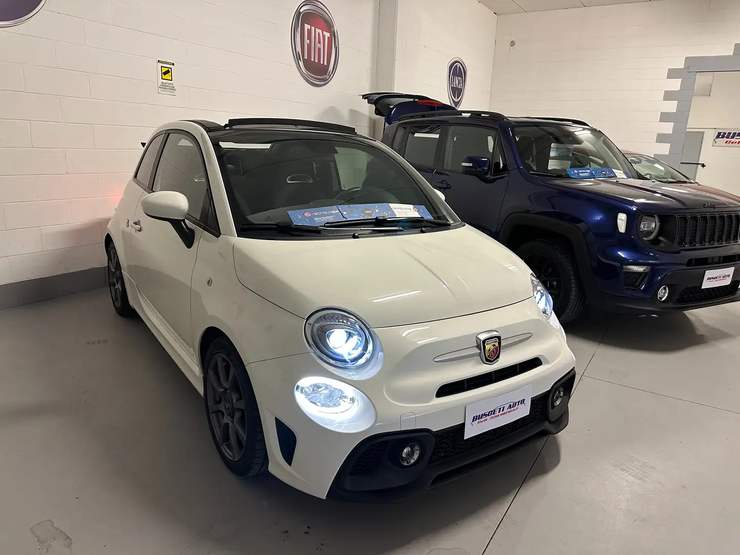 Abarth 595C 1.4 t-jet 165cv Alb - 1