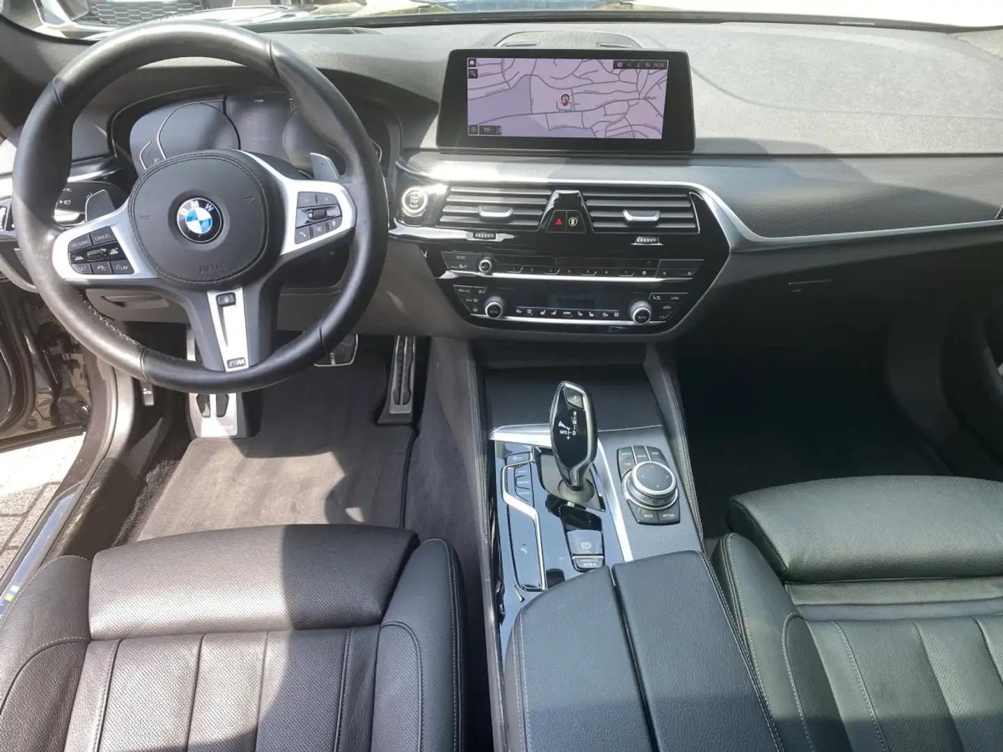 BMW 520 d SAG M Sport AHK/LASER/ACC/HUD/INT/S-LÜFT  AHK/LA Grigio - 2