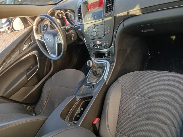 Opel Insignia view 4