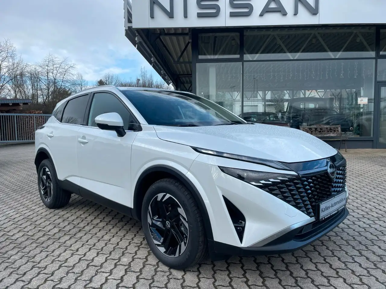 Nissan Qashqai 1.3 DIG-T MHEV AT N-Connecta WINTERPAKET 13