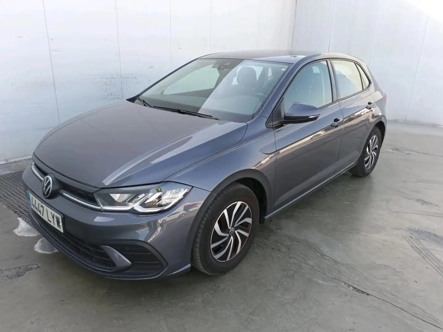 Volkswagen Polo 1.0 TSI 70KW DSG LIFE 5P Gris - 1