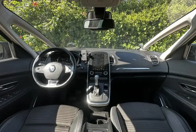 Renault Scenic view 9