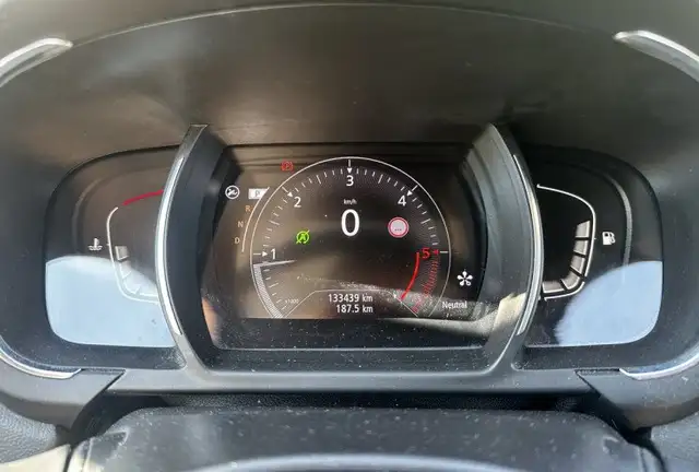Renault Scenic view 16
