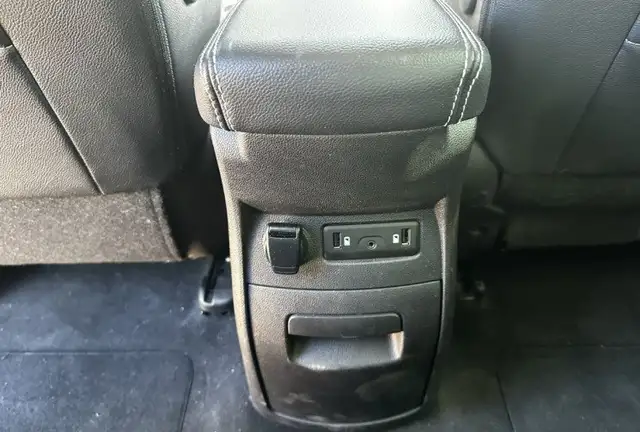 Renault Scenic view 12