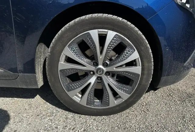 Renault Scenic view 22