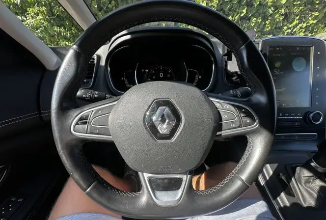 Renault Scenic view 15