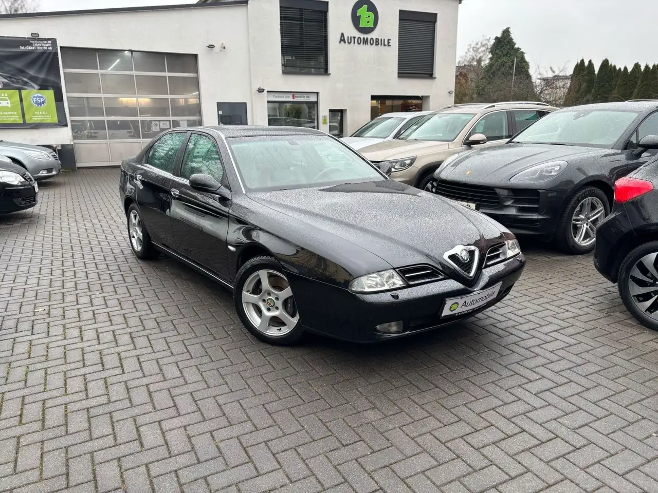 Alfa Romeo 166