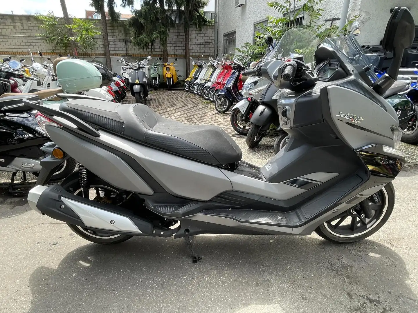 Daelim XQ2 250 ABS TÜV neu Keyless-Go Silber - 1