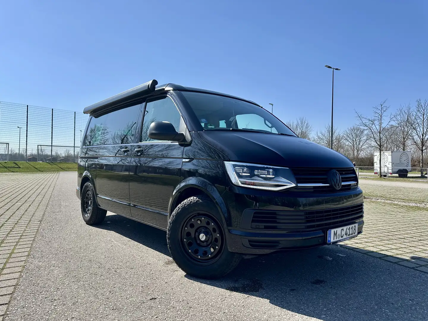 Volkswagen T6 California Coast Offroad Look Negru - 2