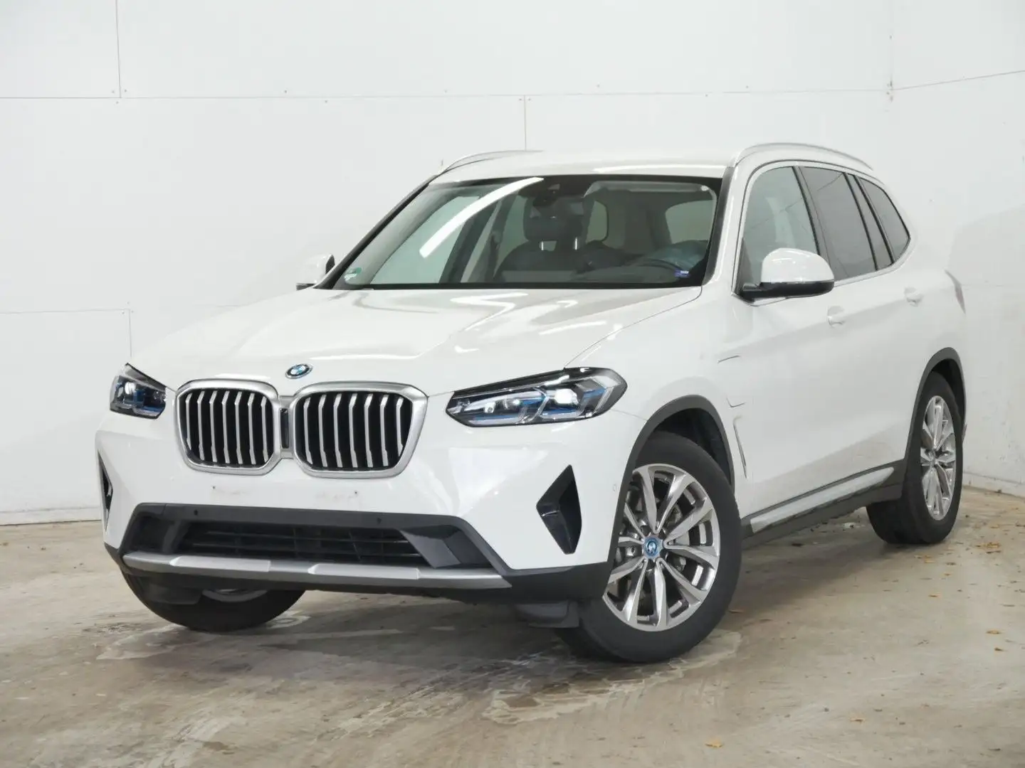 BMW X3 xDrive 30 e AHK HiFi HuD KZU WLAN Laser QI Blanc - 2
