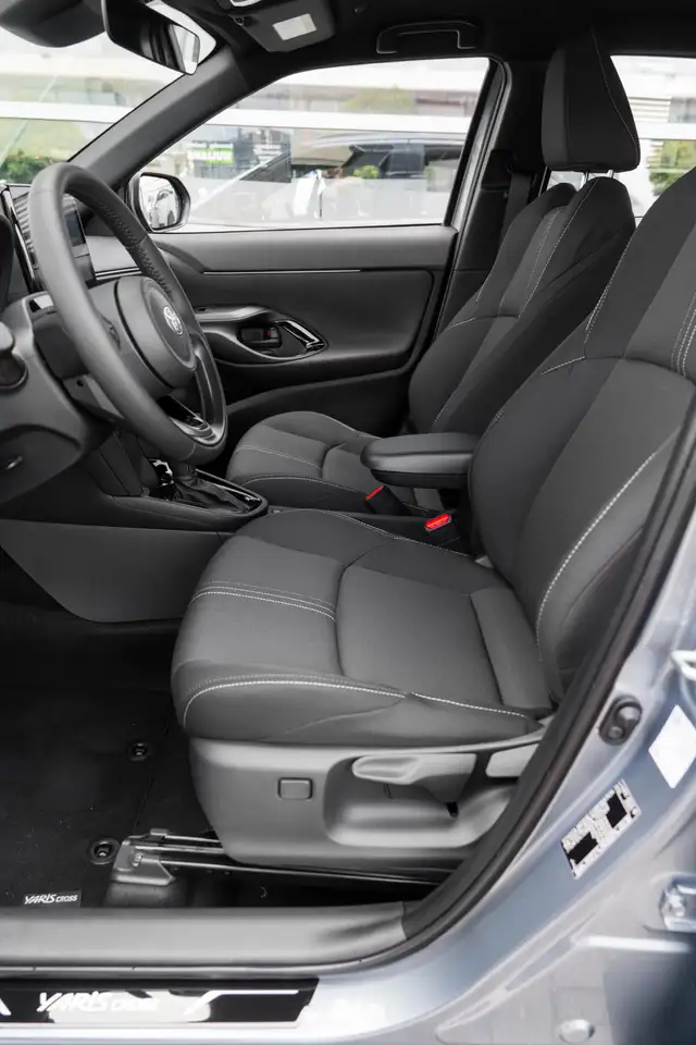 Toyota Yaris Cross 1.5 Hybrid 130 First Edition Comfort Pack, миниатюра 11
