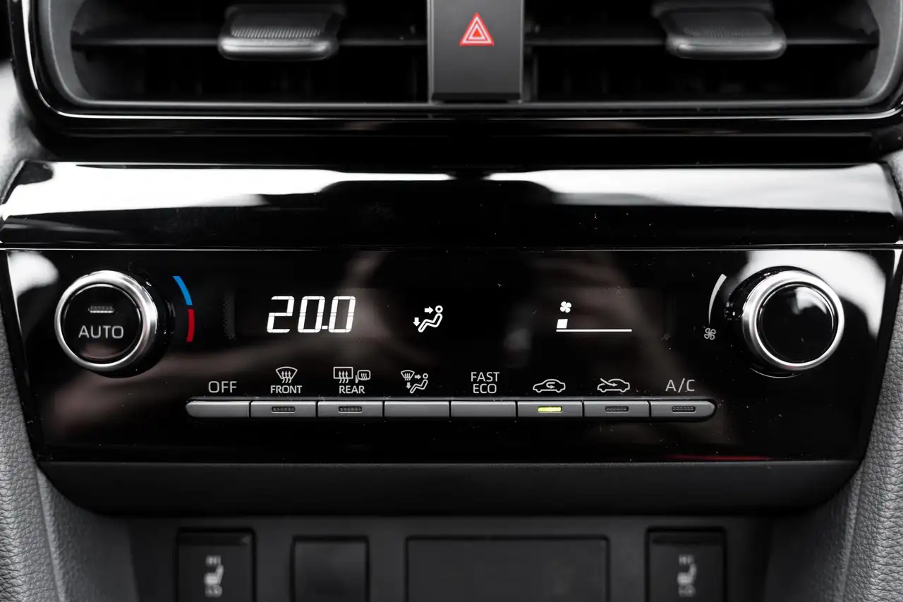 Toyota Yaris Cross 1.5 Hybrid 130 First Edition Comfort Pack, миниатюра 23