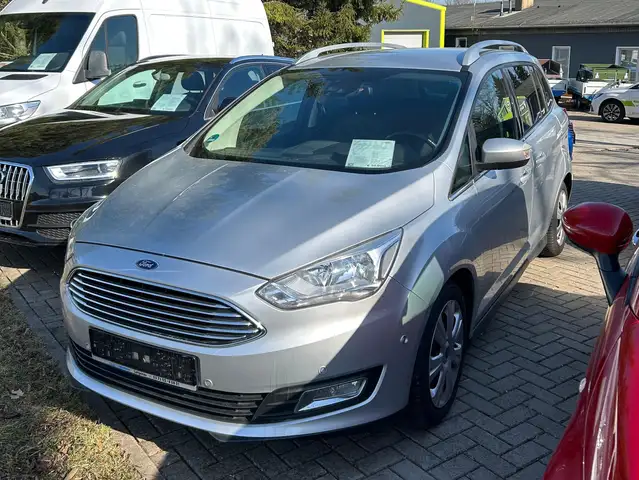 Ford Grand C-Max Titanium Winter&Easydrivepaket PDC v&h Navi Alu WR