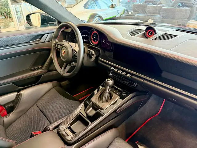 Porsche 911 view 13