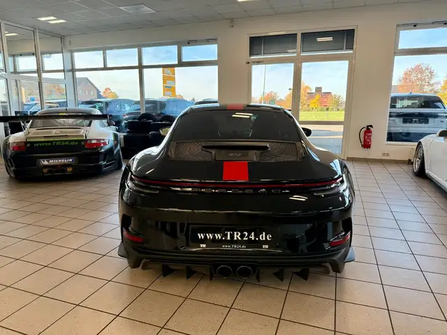 Porsche 911 view 4