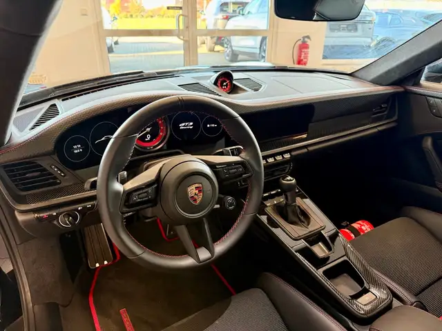 Porsche 911 view 14